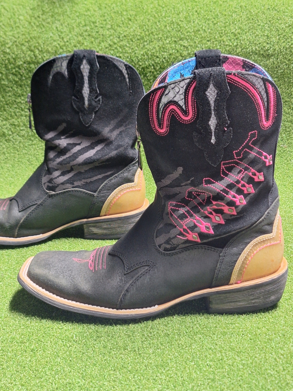 Ariat Fatbaby 10006853 Black/Pink Suede Leather Western Cowboy Cowgirl Boots 10B